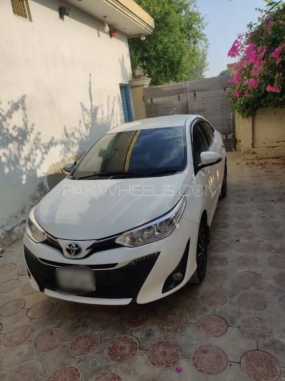 Toyota Yaris Sedan 2021 for Sale in Lahore Image-1