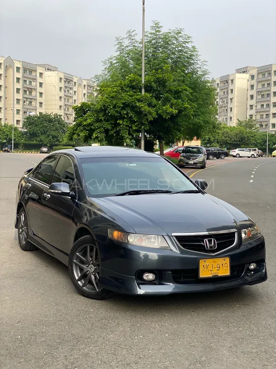Honda Accord 2004 for Sale in Lahore Image-1