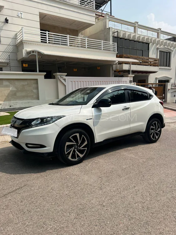 Honda Vezel 2016 for Sale in Islamabad Image-1