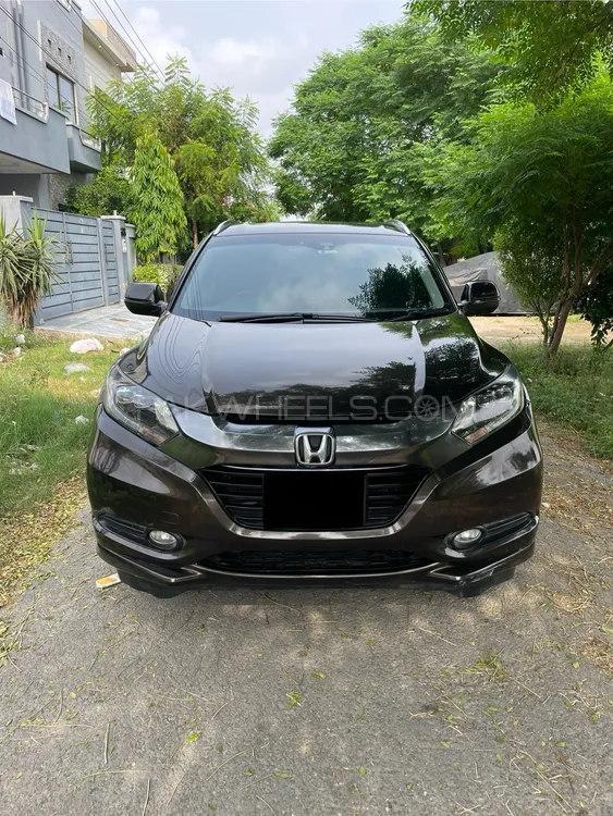Honda Vezel 2015 for Sale in Lahore Image-1