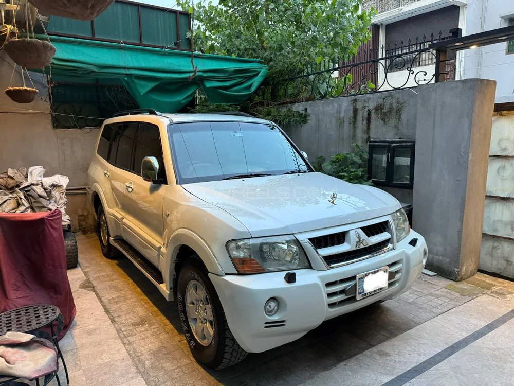 Mitsubishi Pajero 2006 for Sale in Islamabad Image-1