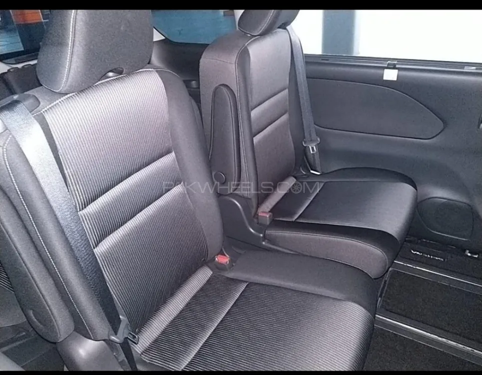 Nissan Serena 2019 for Sale in Karachi Image-1