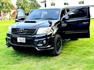 Toyota Hilux D-4D Automatic 2014 for Sale