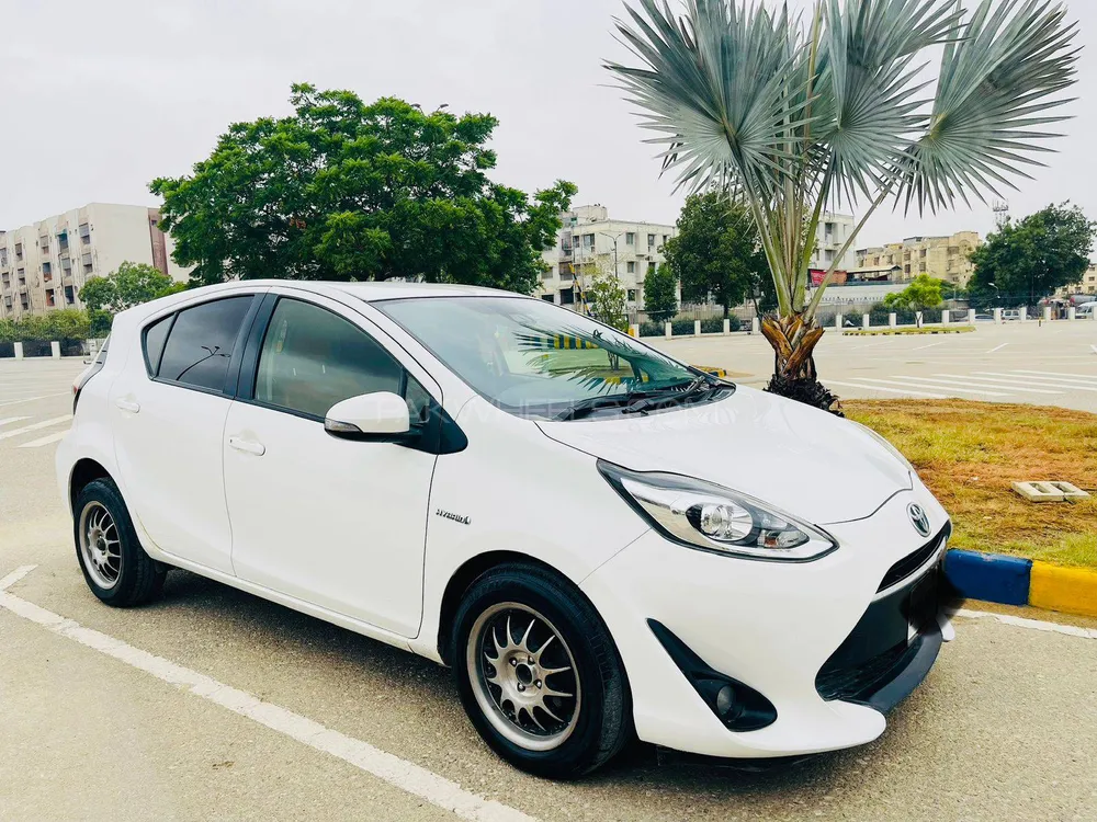 Toyota Aqua 2017 for Sale in Karachi Image-1