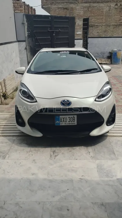 Toyota Aqua 2018 for Sale in Charsadda Image-1