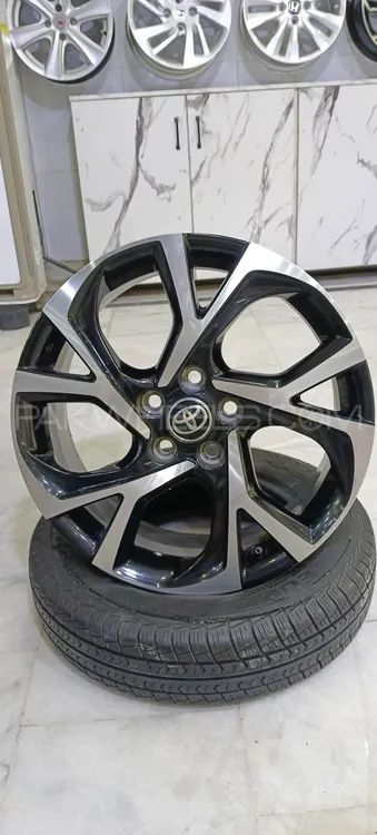 Toyota CHR Image-1