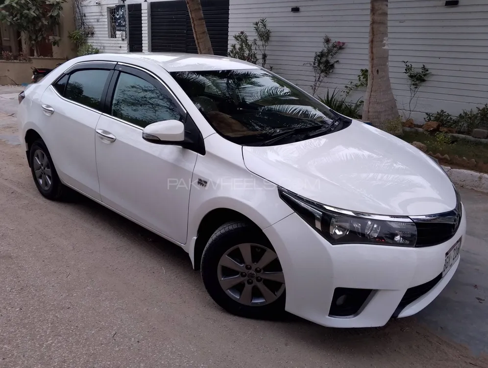 Toyota Corolla 2016 for Sale in Karachi Image-1