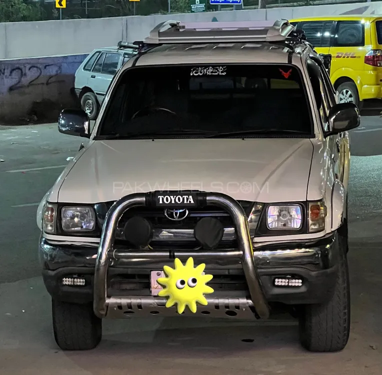 Toyota Hilux 2004 for Sale in Islamabad Image-1