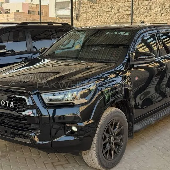 Toyota Hilux 2025 for Sale in Lahore Toyota Hilux 2025 for Sale in Lahore Image-4