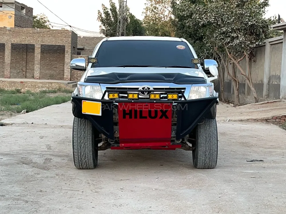 Toyota Hilux 2016 for Sale in Lahore Image-1
