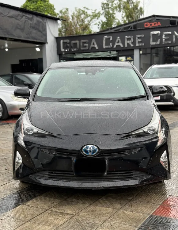 Toyota Prius 2017 for Sale in Islamabad Image-1