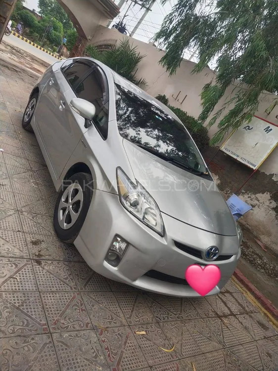 Toyota Prius 2015 for Sale in Faisalabad Image-1