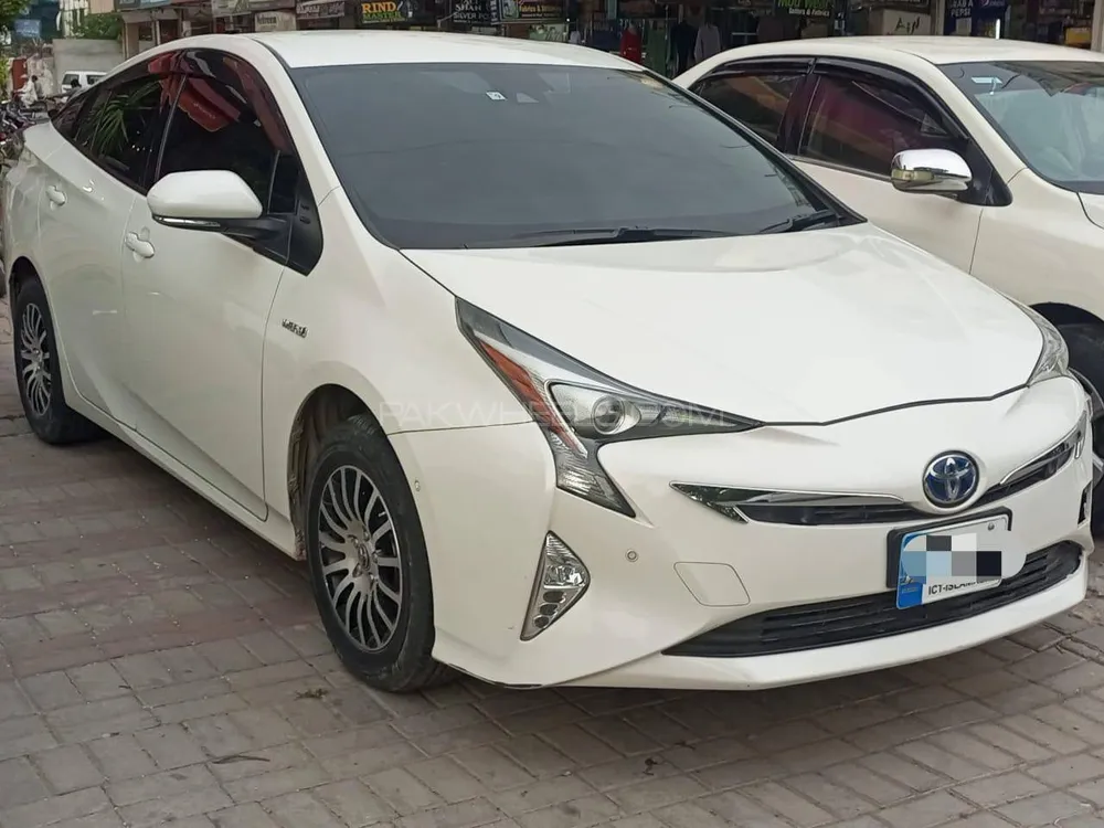 Toyota Prius 2021 for Sale in Islamabad Image-1