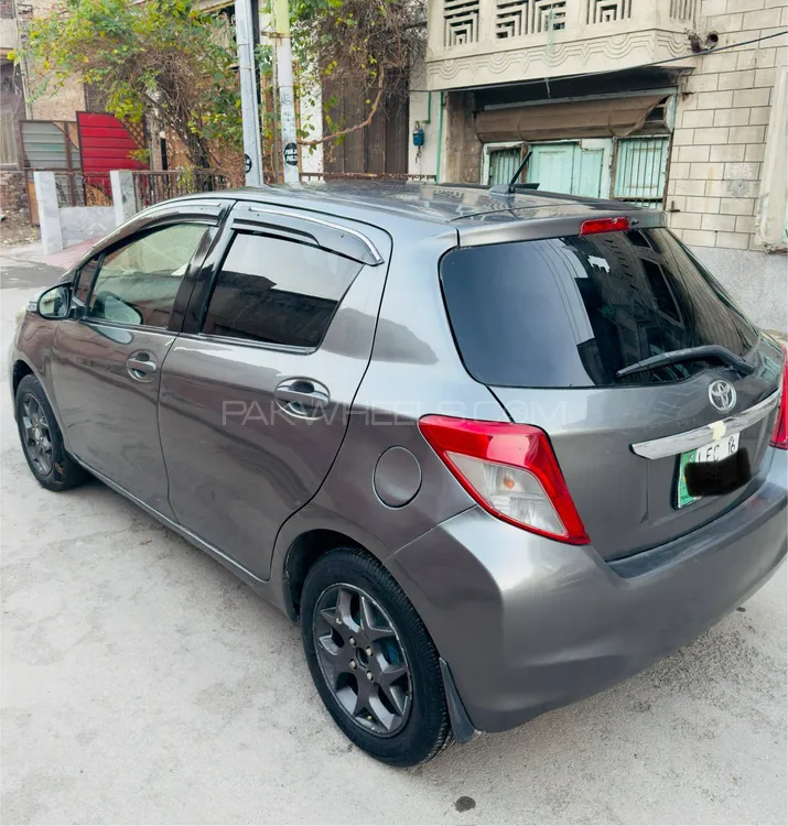 Toyota Vitz 2012 for Sale in Multan Image-1