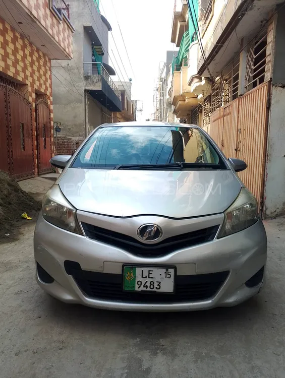 Toyota Vitz 2012 for Sale in Lahore Image-1