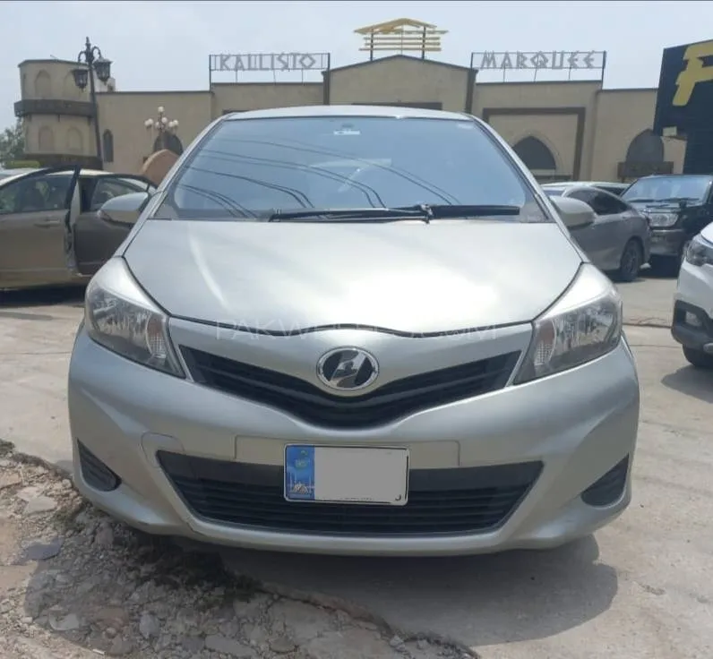 Toyota Vitz 2013 for Sale in Islamabad Image-1