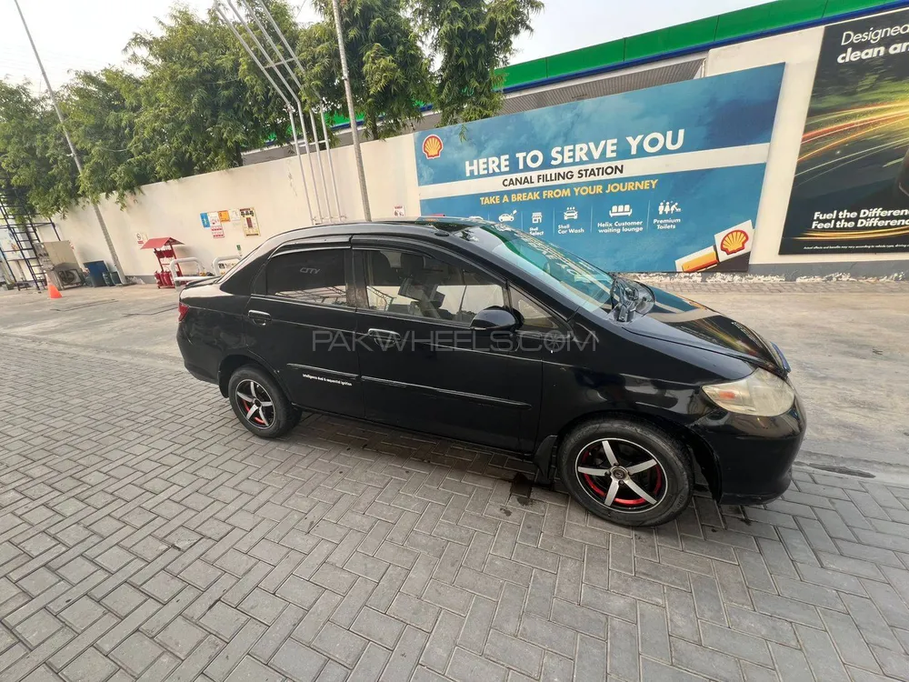 Honda City 2005 for Sale in Faisalabad Image-1