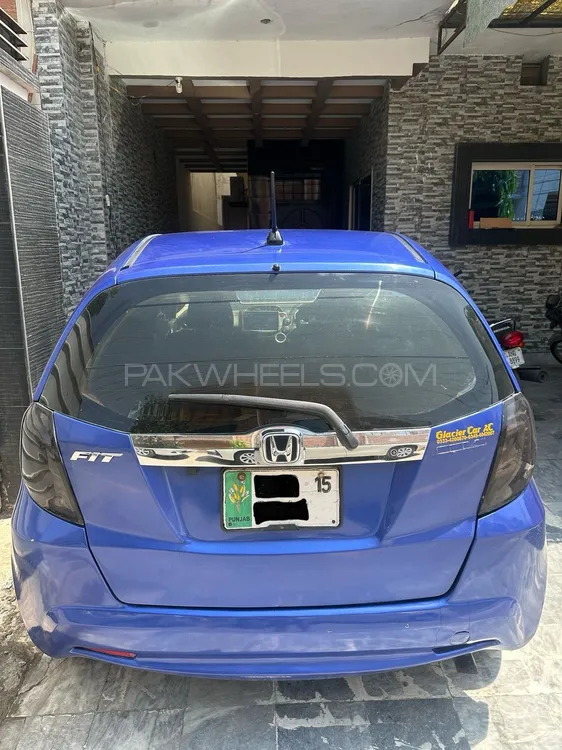 Honda Fit 2017 for Sale in Lahore Image-1