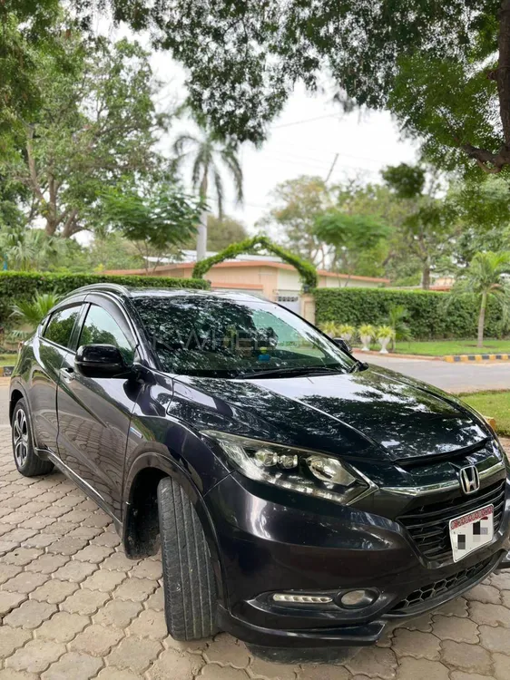 Honda Vezel 2014 for Sale in Karachi Image-1