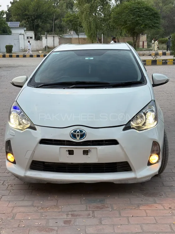 Toyota Aqua 2014 for Sale in Dera ismail khan Image-1