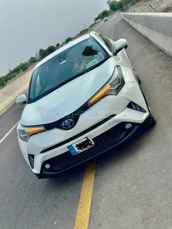 Toyota C-HR 2018 for Sale in Peshawar Image-1
