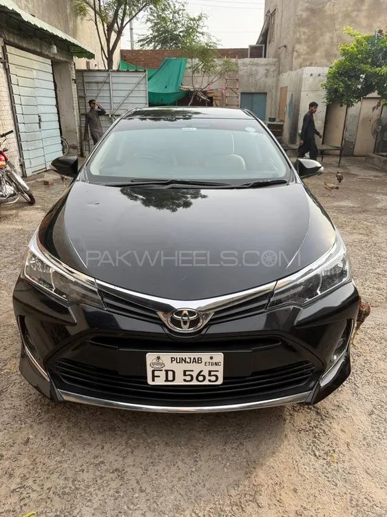 Toyota Corolla 2016 for Sale in Faisalabad Image-1