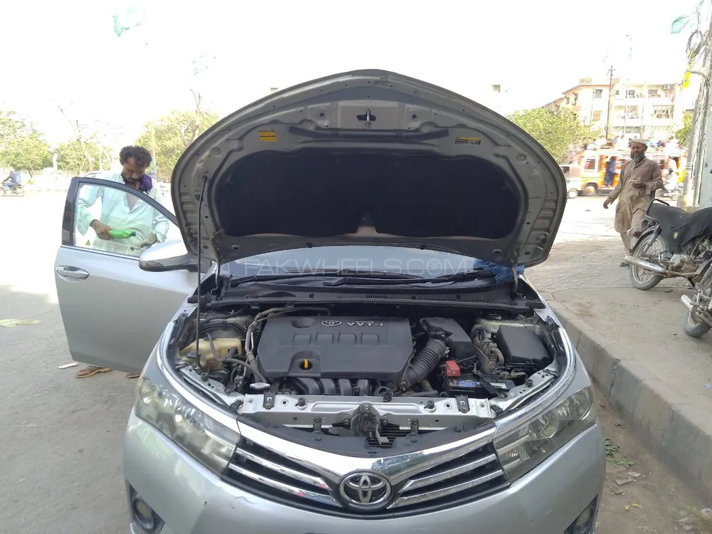 Toyota Corolla 2015 for Sale in Karachi Image-1