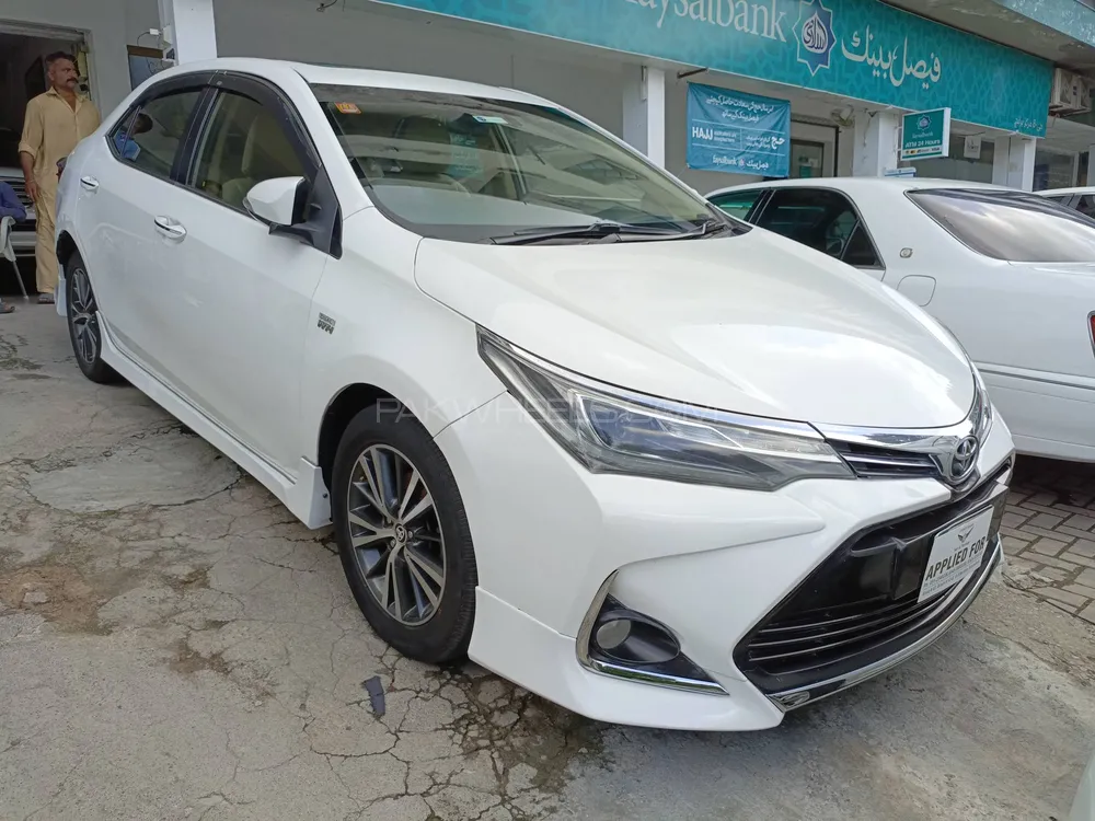 Toyota Corolla 2017 for Sale in Islamabad Image-1