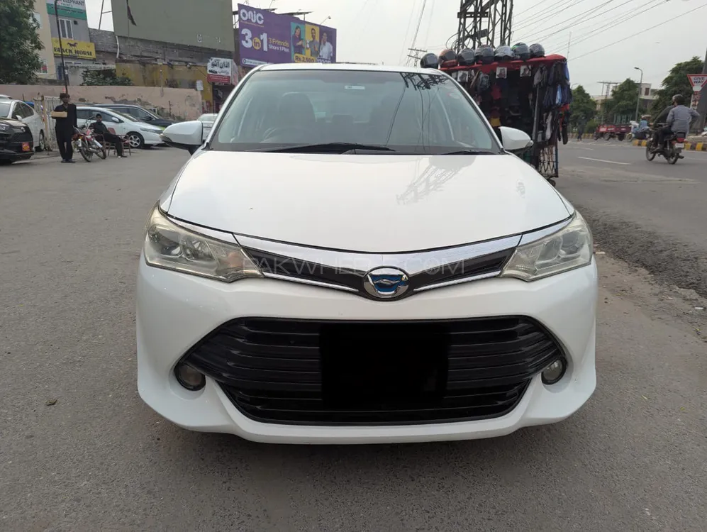 Toyota Corolla Axio 2016 for Sale in Lahore Image-1