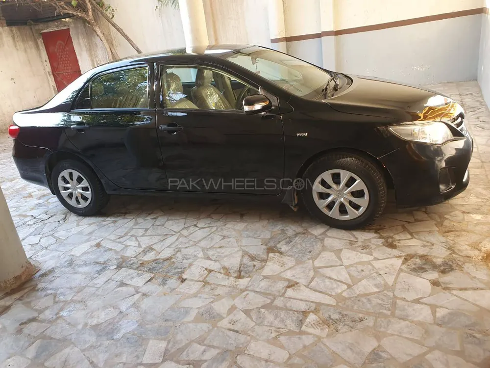 Toyota Corolla 2013 for Sale in Peshawar Image-1