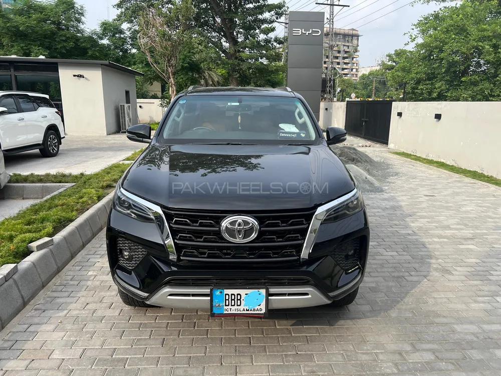 Toyota Fortuner 2022 for Sale in Lahore Image-1