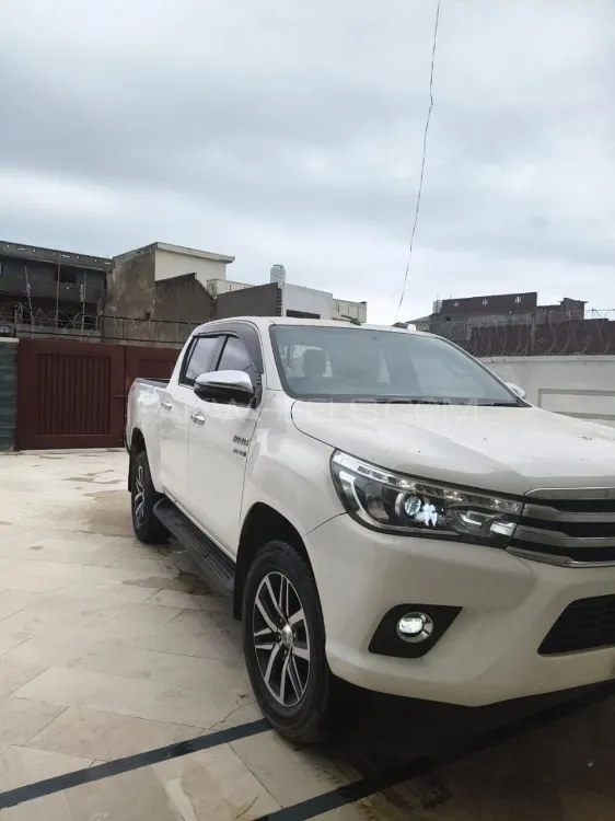 Toyota Hilux 2021 for Sale in Lahore Image-1