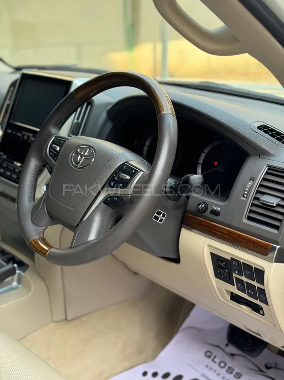 Toyota Land Cruiser 2017 for Sale in Islamabad Toyota Land Cruiser 2017 for Sale in Islamabad Image-3