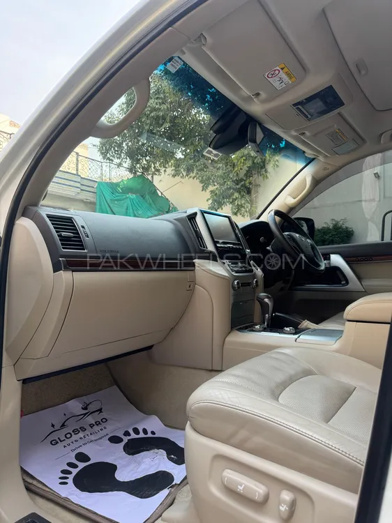 Toyota Land Cruiser 2017 for Sale in Islamabad Toyota Land Cruiser 2017 for Sale in Islamabad Image-8