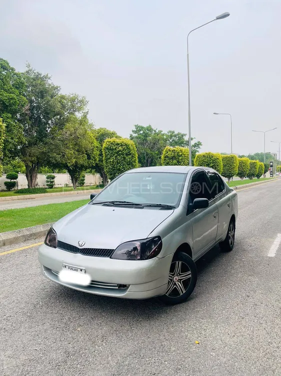 Toyota Platz 2007 for Sale in Lahore Image-1