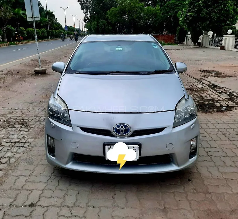 Toyota Prius 2011 for Sale in Sialkot Image-1