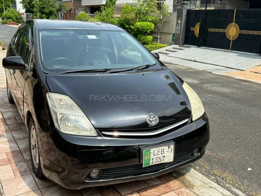 Toyota Prius 2007 for Sale in Lahore Image-1