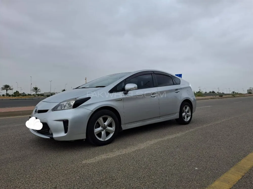 Toyota Prius 2015 for Sale in Karachi Image-1