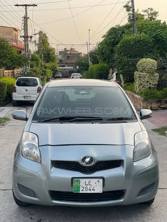 Toyota Vitz 2009 for Sale in Peshawar Image-1