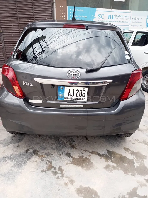 Toyota Vitz 2011 for Sale in Islamabad Image-1