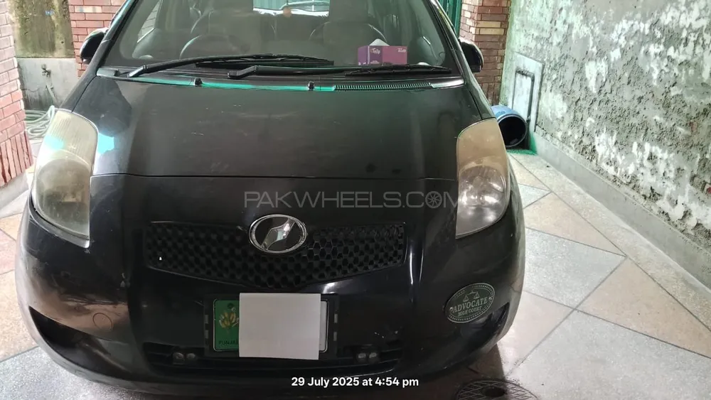 Toyota Vitz 2007 for Sale in Lahore Image-1