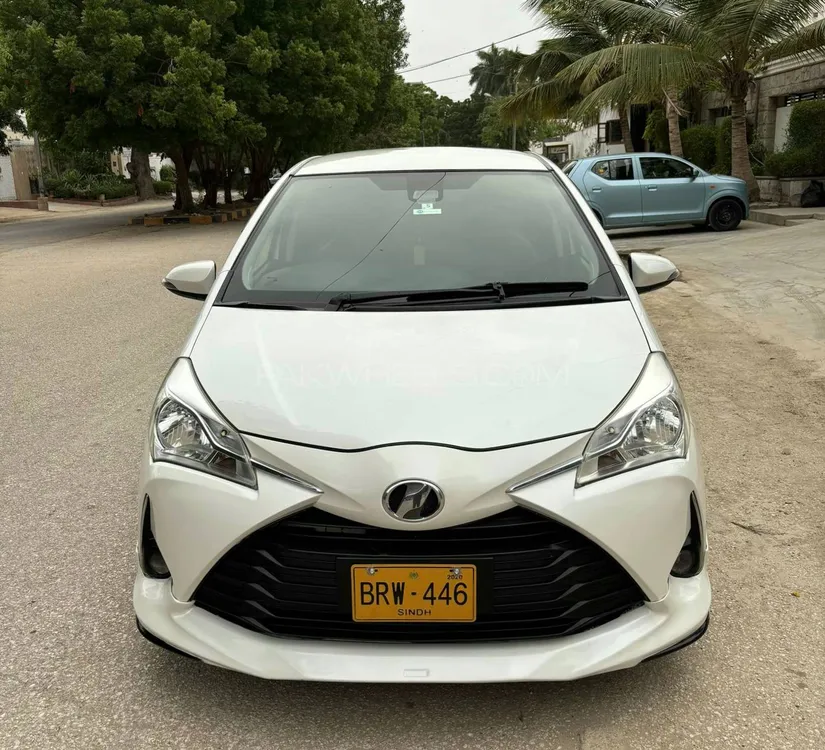 Toyota Vitz 2017 for Sale in Karachi Image-1