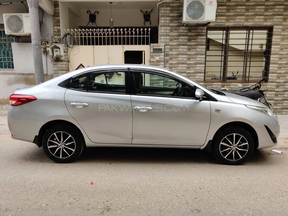 Toyota Yaris Sedan 2021 for Sale in Karachi Image-1