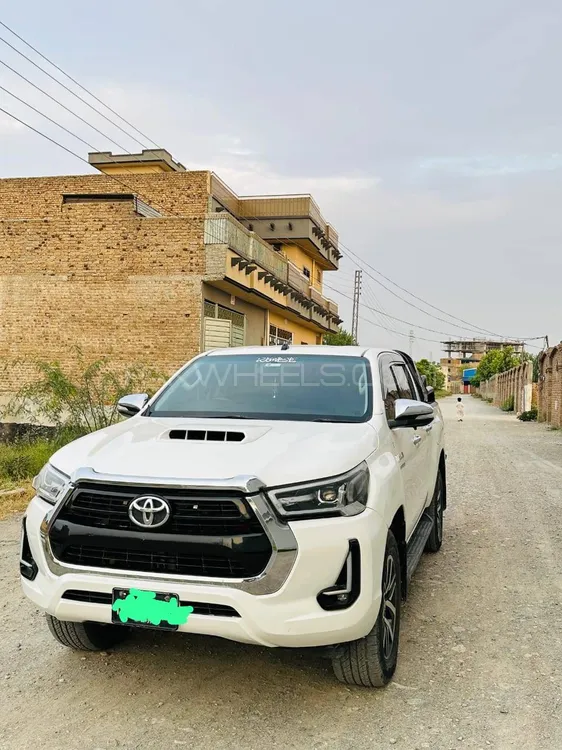 Toyota Hilux 2017 for Sale in Peshawar Image-1