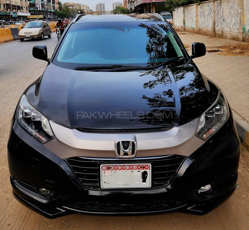 Honda Vezel 2014 for Sale in Karachi Image-1