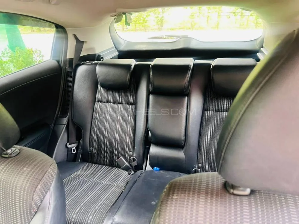 Honda Vezel 2015 for Sale in Islamabad Image-1