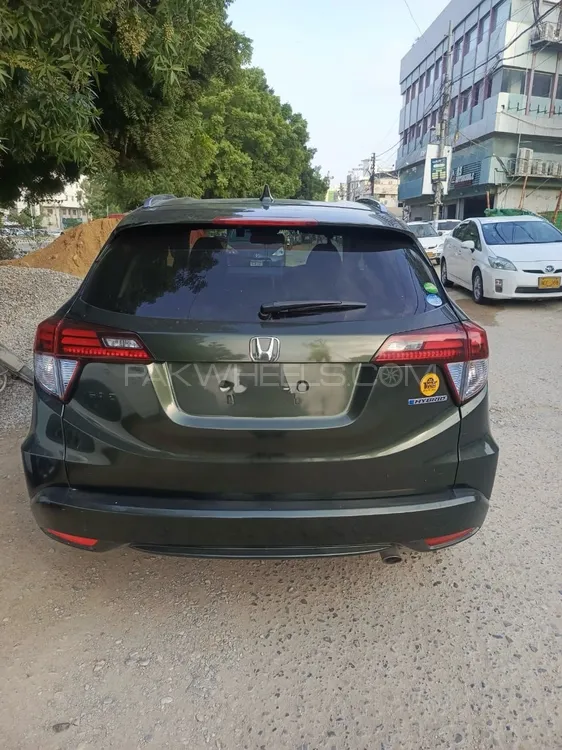 Honda Vezel 2015 for Sale in Karachi Image-1