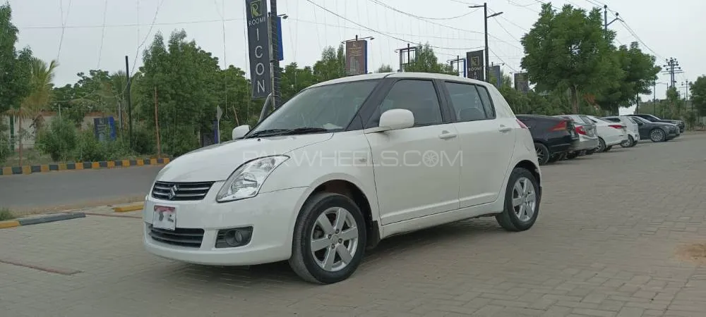 Suzuki Swift 2015 for Sale in Karachi Image-1