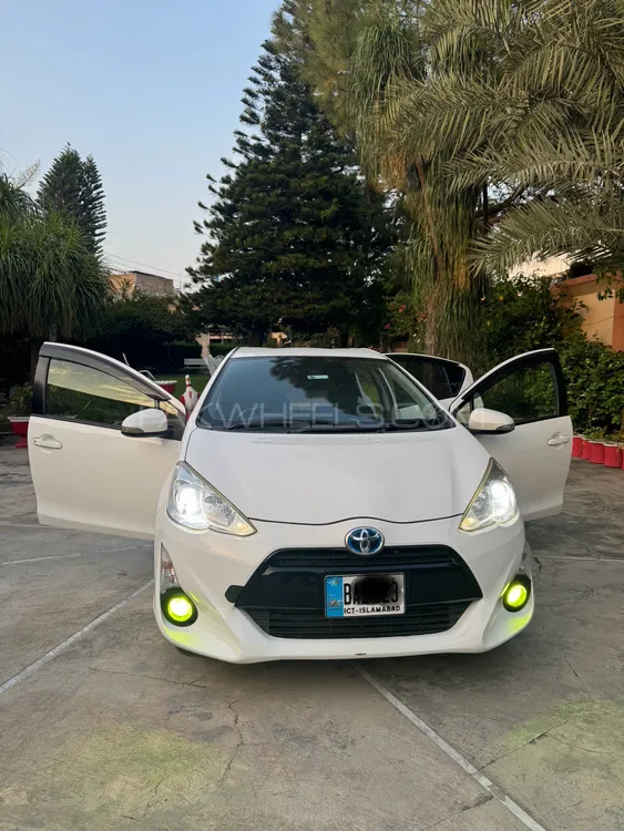 Toyota Aqua 2012 for Sale in Swat Image-1