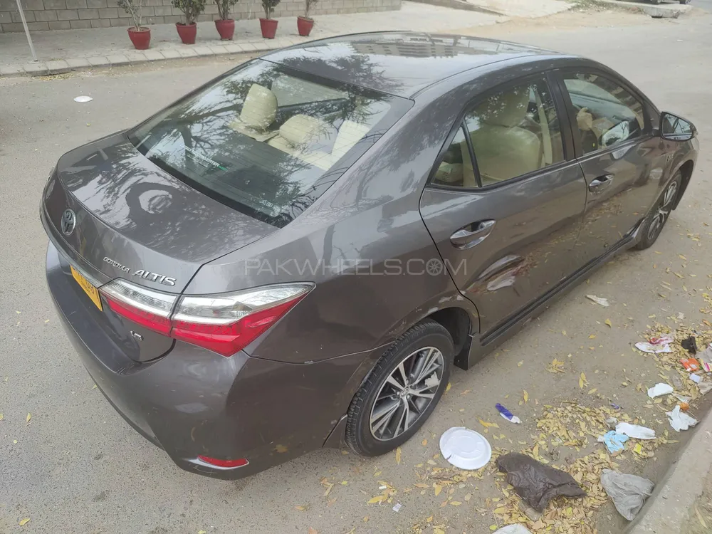Toyota Corolla 2018 for Sale in Karachi Image-1